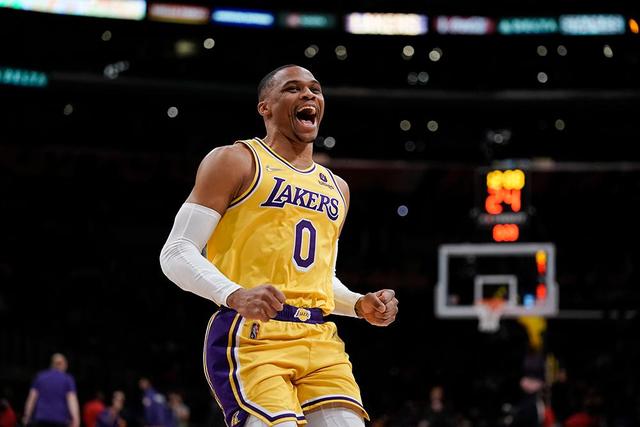 王哲林谈世界杯:上场就全力以赴 这是我的工作